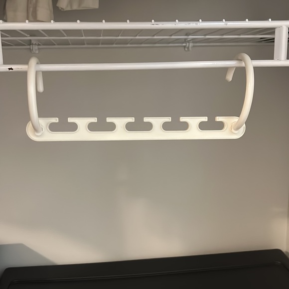Space saving hangers - Picture 2 of 3